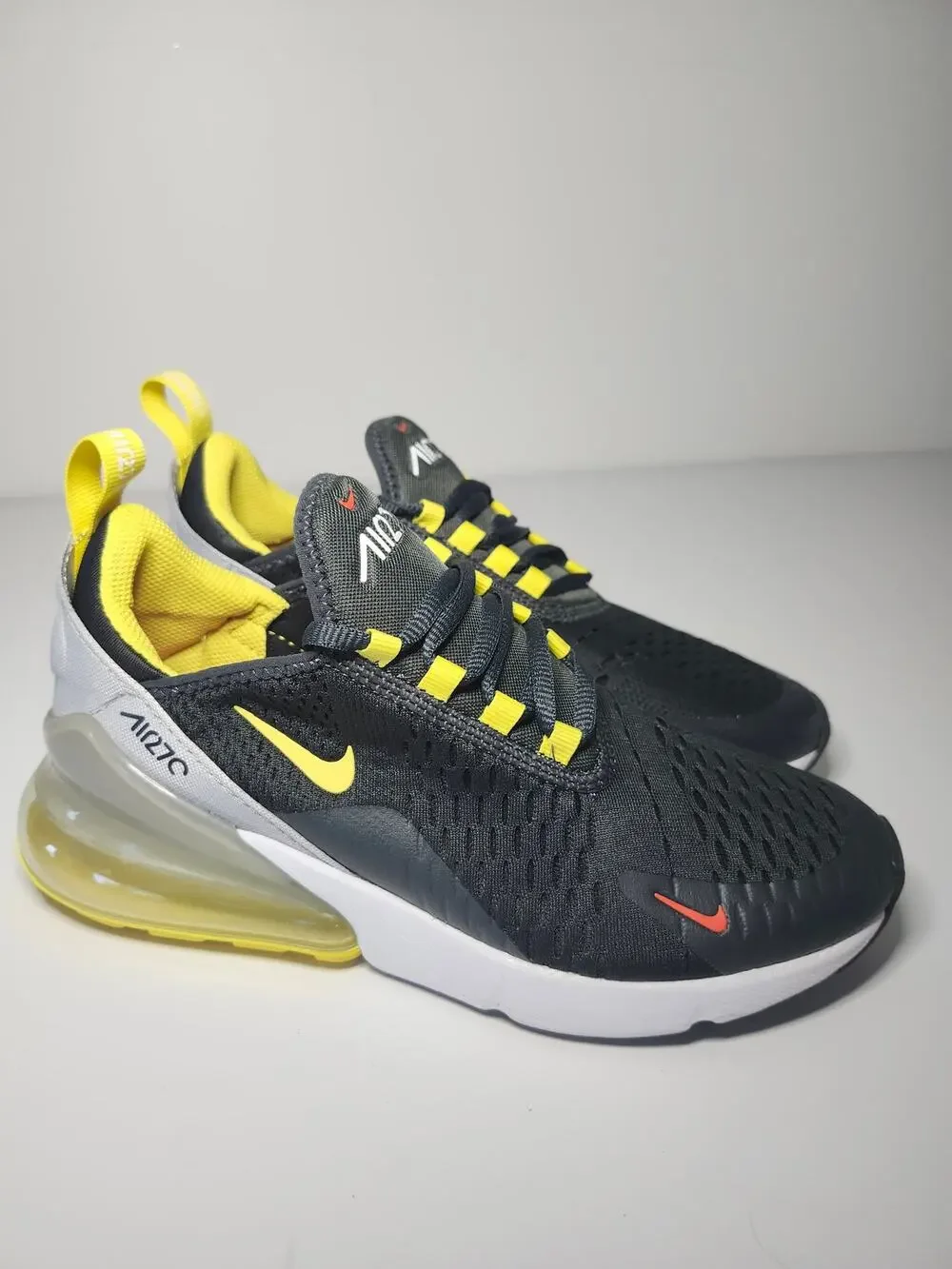Nike Kids’ Air Max 270 Black Yellow Sz 5.5Y Mesh Athletic Sneaker